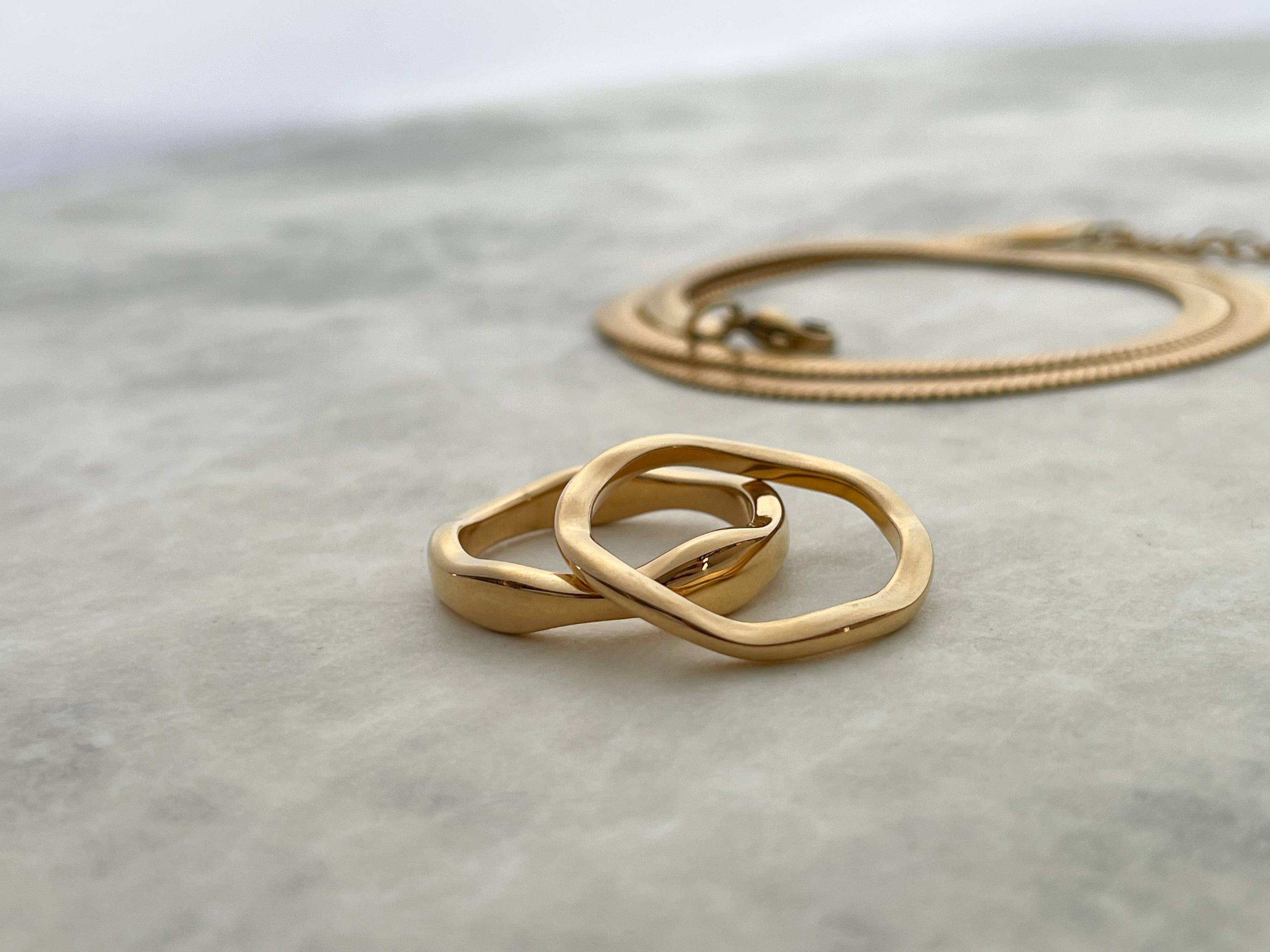 Gold Wave Thin Ring