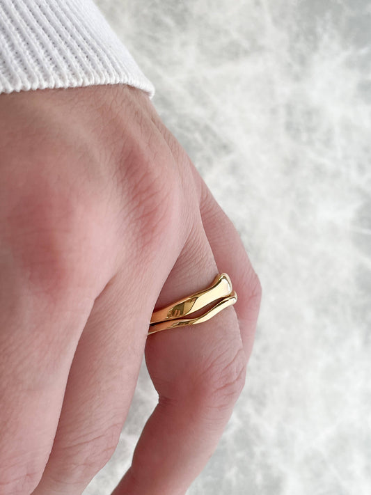 Gold Wave Thin Ring
